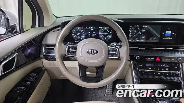 Kia Carnival 2021 — Photo 13/20