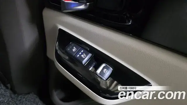 Kia Carnival 2021 — Photo 17/20