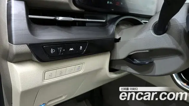 Kia Carnival 2023 — Photo 14/20