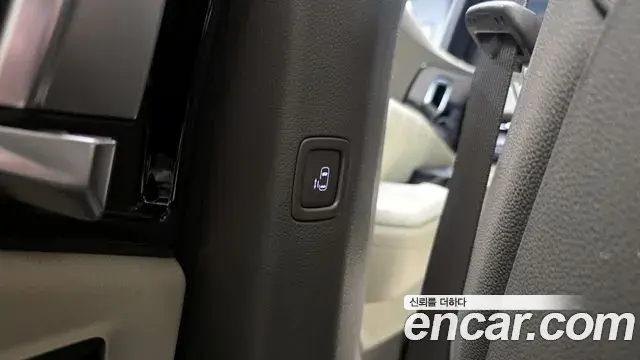 Kia Carnival 2023 — Photo 17/20