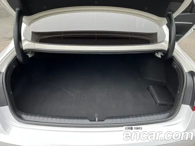 Hyundai Sonata Hybrid 2019 — Photo 5/20