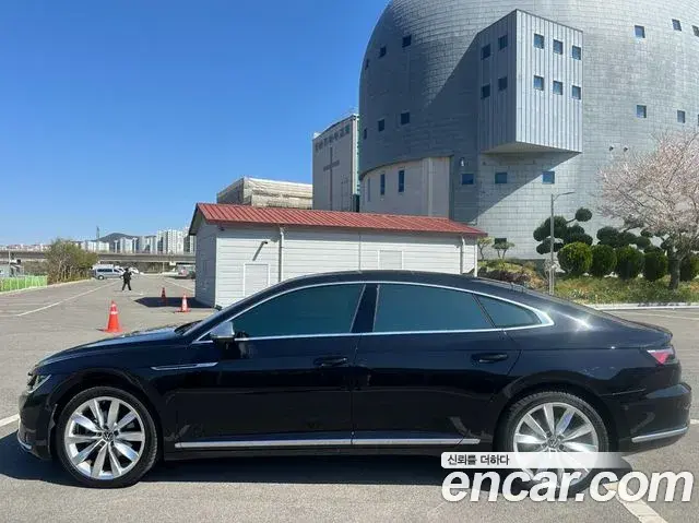 Volkswagen Arteon 2022 — Şəkil 9/15