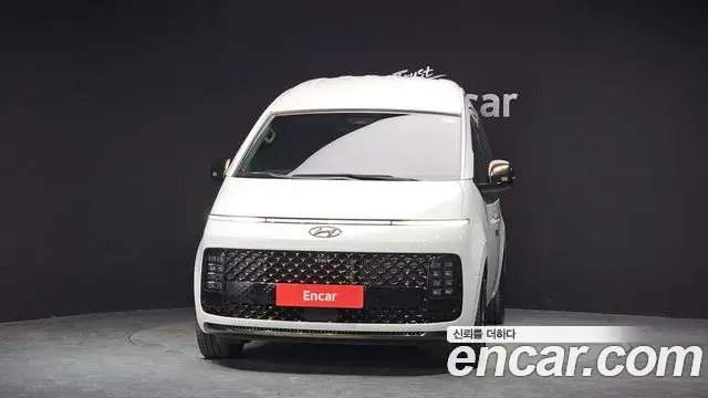 Hyundai Staria 2023 — Photo 3/20