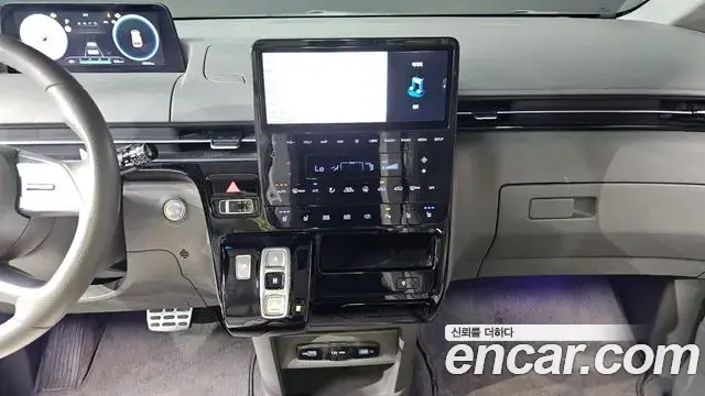Hyundai Staria 2023 — Photo 13/20