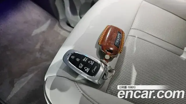 Hyundai Staria 2023 — Photo 16/20