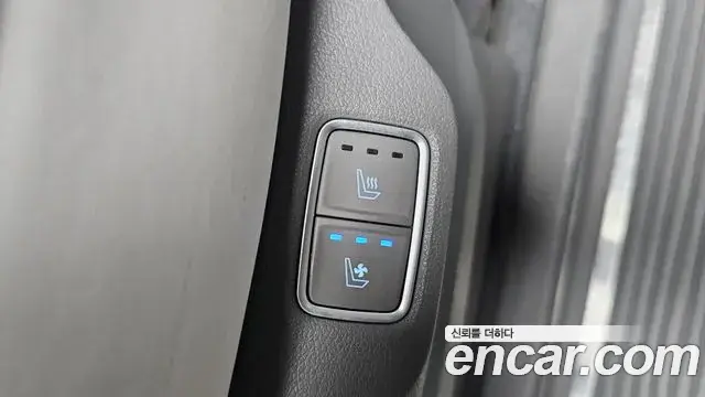 Hyundai Staria 2023 — Photo 18/20