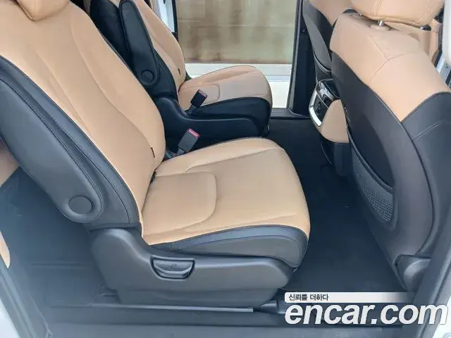 Kia Carnival 2021 — Şəkil 8/17