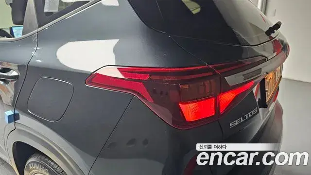 Kia Seltos 2021 — ფოტო 11/33