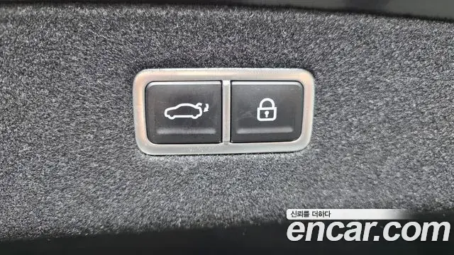 Genesis G90 2023 — Photo 18/20