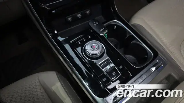 Kia Carnival 2022 — Photo 9/20