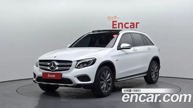 Mercedes-Benz GLC-Class 2018 — Photo 7/36