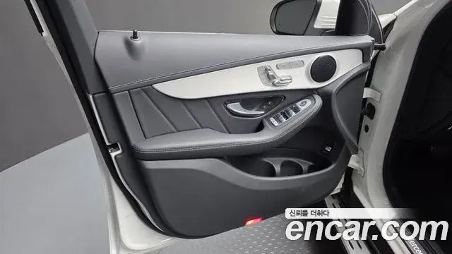 Mercedes-Benz GLC-Class 2021 — Photo 11/32