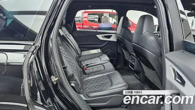 Audi Q7 2023 — Photo 12/20