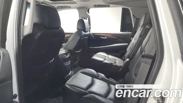 Cadillac Escalade 2018 — Photo 19/20