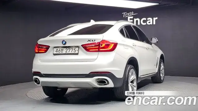BMW X6 2018 — Şəkil 30/34
