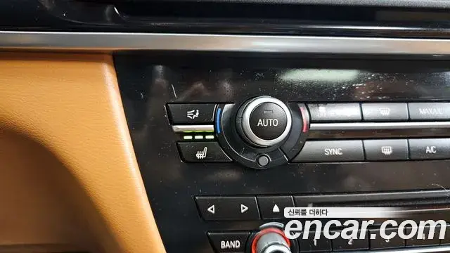 BMW X6 2018 — Şəkil 21/34
