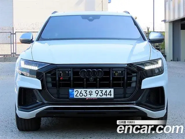 Audi SQ8 2020 — ფოტო 2/20