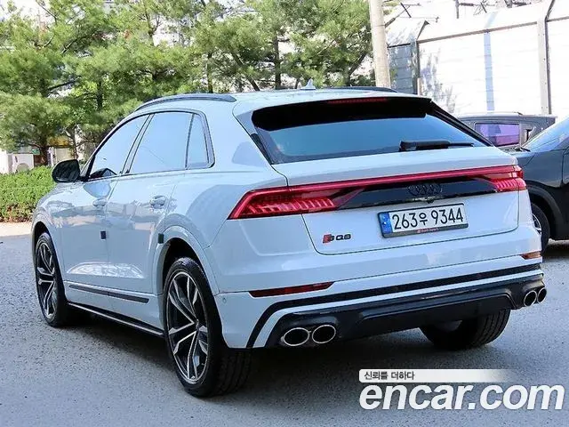 Audi SQ8 2020 — ფოტო 8/20