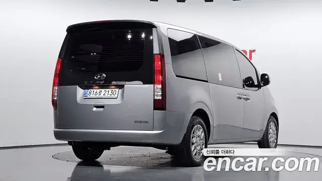 Hyundai Staria 2022 — Photo 2/20