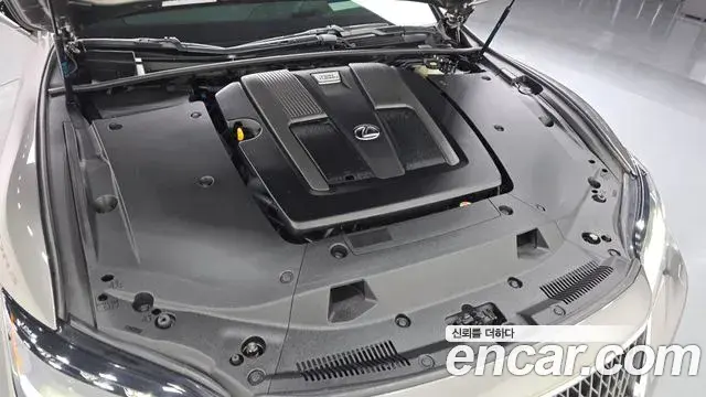 Lexus LS500 2021 — Photo 6/20