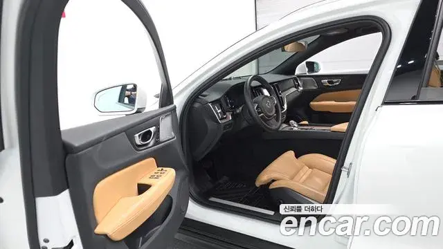 Volvo V60 Cross Country 2023 — Photo 9/20