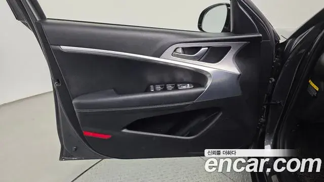Genesis G70 2018 — Şəkil 8/32