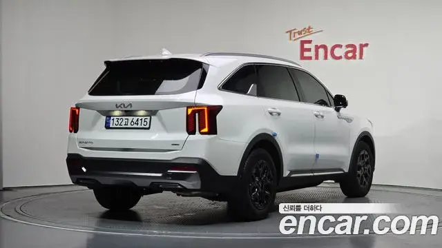 Kia Sorento 2024 — Photo 2/20