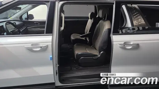 Kia Carnival 2025 — Photo 11/20