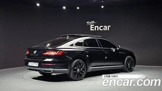 Volkswagen Arteon 2019 — Şəkil 19/39