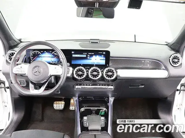 Mercedes-Benz GLB-Class 2023 — Фото 13/20