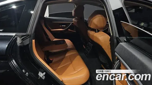 BMW 4 Series 2019 — Photo 20/33