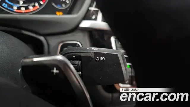 BMW 4 Series 2019 — Photo 28/33