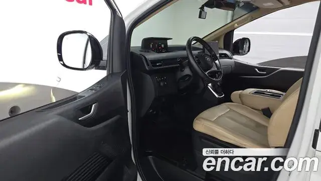 Hyundai Staria 2023 — Фото 10/20