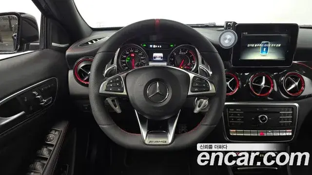Mercedes-Benz GLA-Class 2018 — Şəkil 16/32