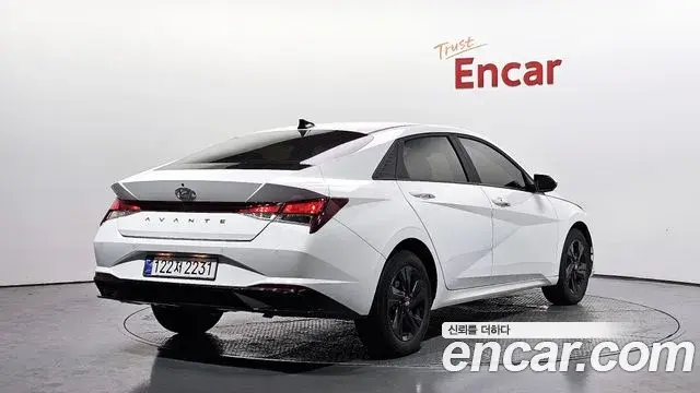 Hyundai Avante 2023 — Фото 2/20
