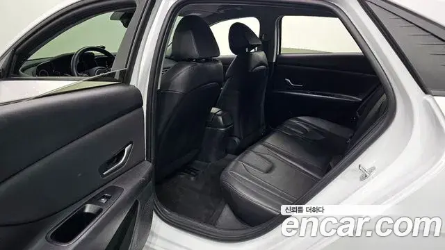 Hyundai Avante 2023 — Фото 11/20