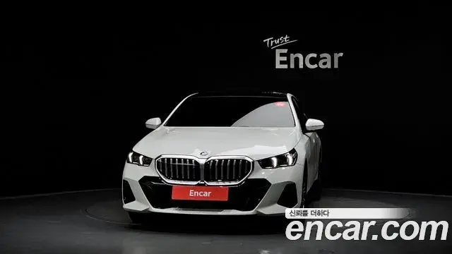 BMW 5 Series 2025 — Şəkil 8/34