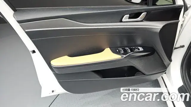 Kia K5 2019 — Şəkil 14/30