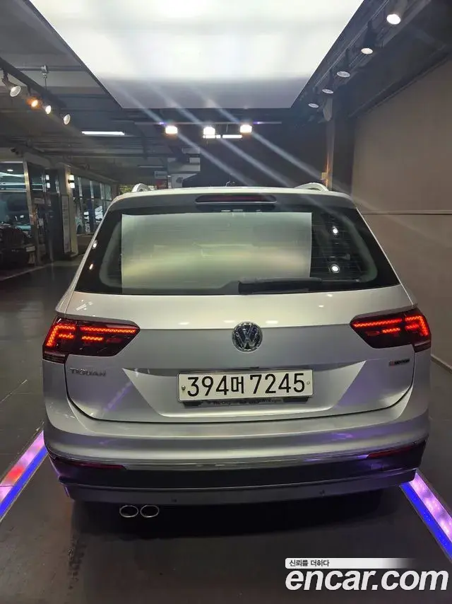 Volkswagen Tiguan 2018 — Şəkil 15/18