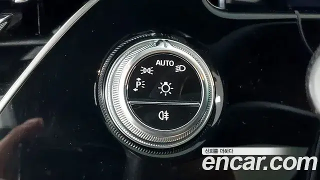 Mercedes-Benz E-Class 2024 — Photo 19/20
