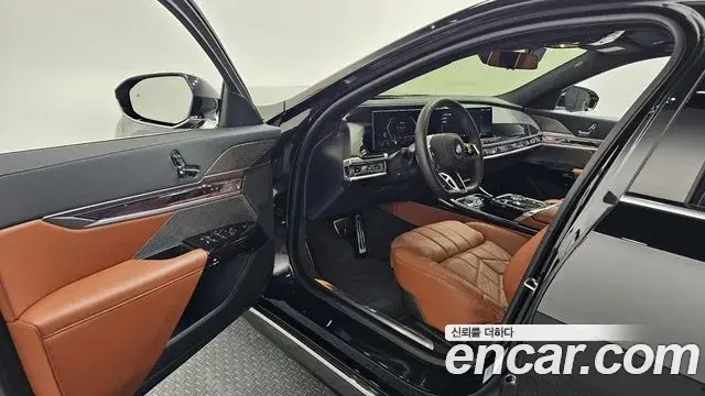 BMW 7 Series 2025 — Photo 9/20