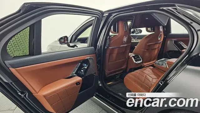 BMW 7 Series 2025 — Photo 16/20