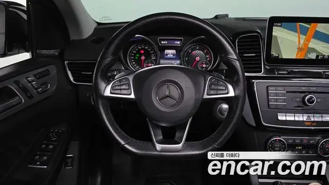 Mercedes-Benz GLE-Class 2018 — ფოტო 9/20