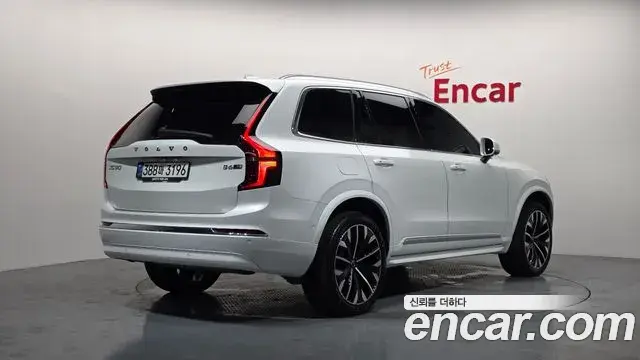 Volvo XC90 2025 — ფოტო 2/20