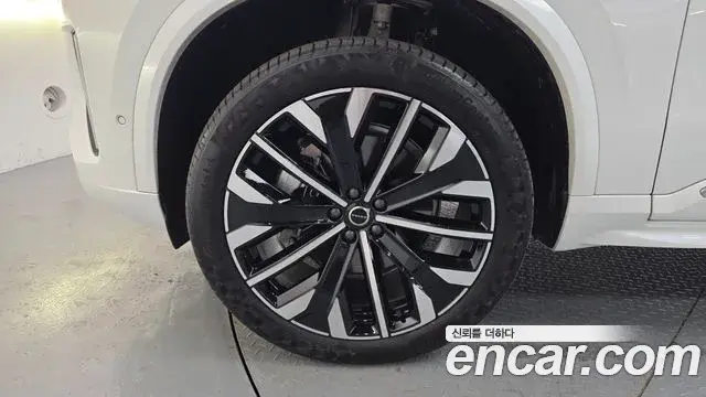 Volvo XC90 2025 — ფოტო 5/20