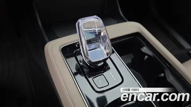 Volvo XC90 2025 — ფოტო 9/20