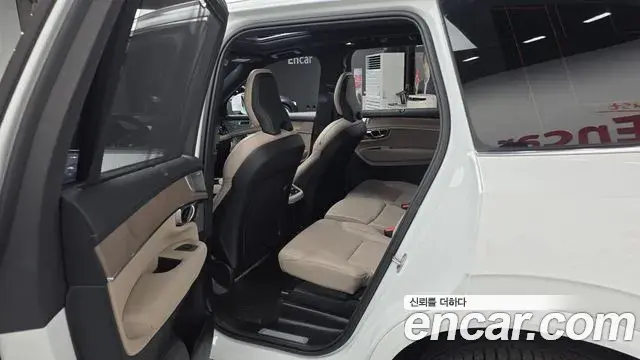Volvo XC90 2025 — ფოტო 11/20