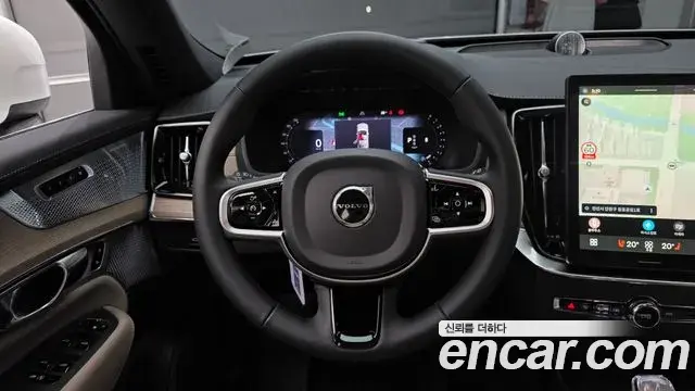 Volvo XC90 2025 — ფოტო 15/20