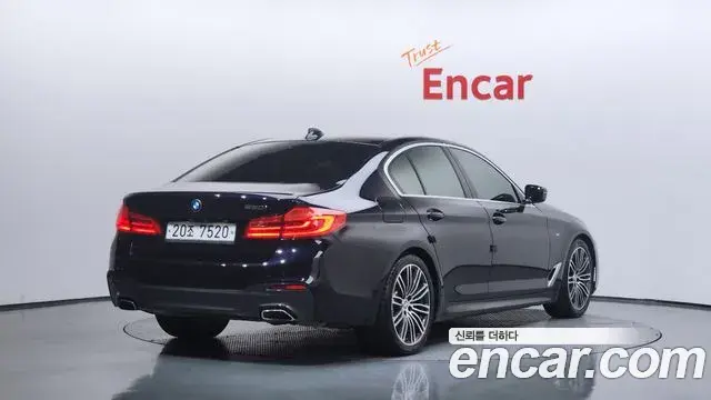BMW 5 Series 2019 — Фото 2/20