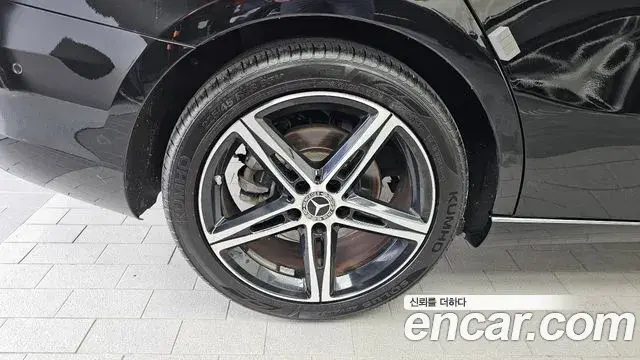 Mercedes-Benz A-Class 2020 — Photo 18/20